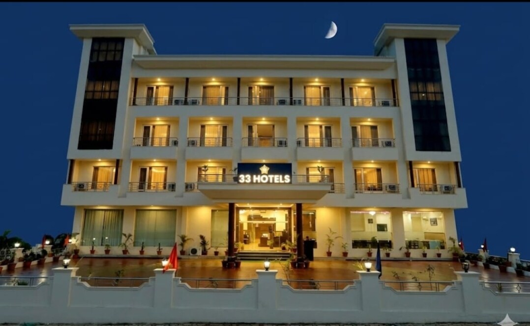 33 Hotels