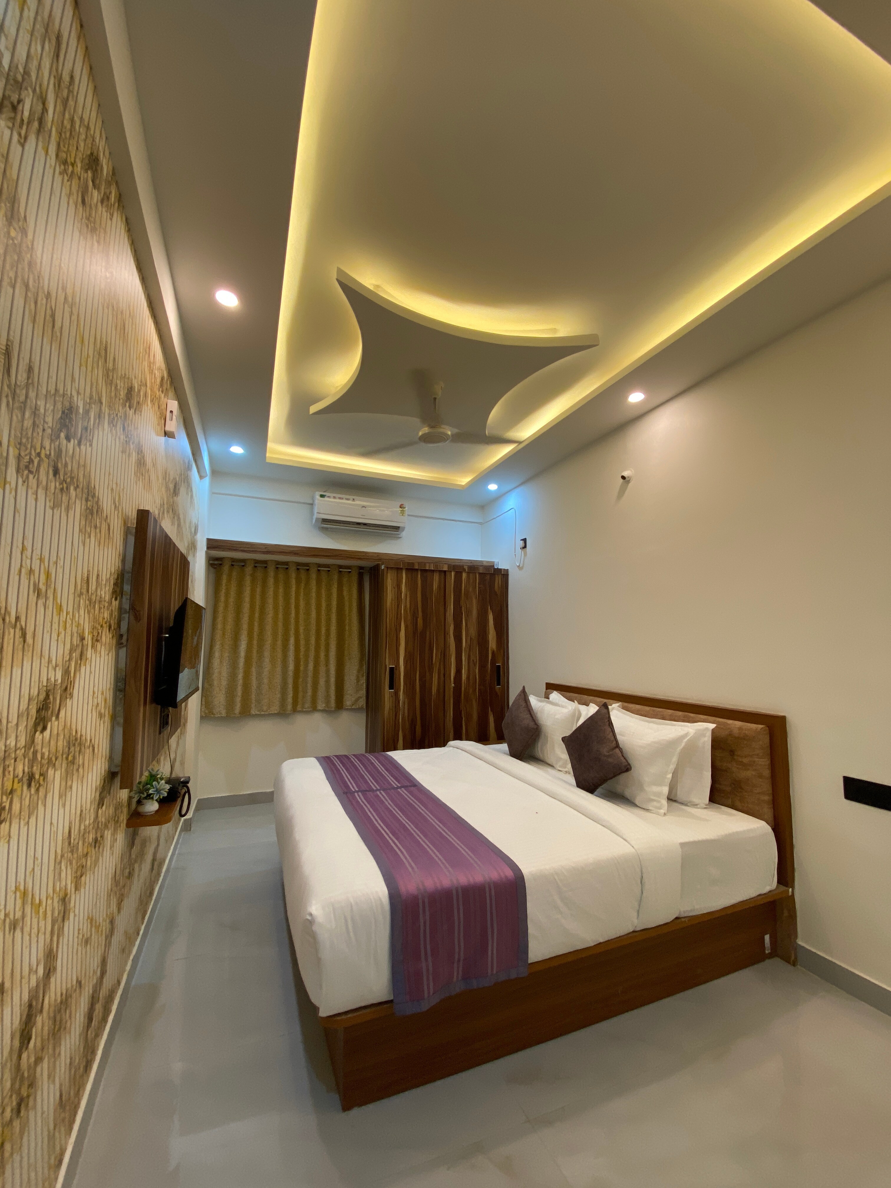 Legend Royal Suites Hotel