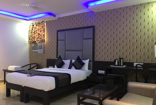 Hotel SPB 87 near Karol Bagh Metro Station