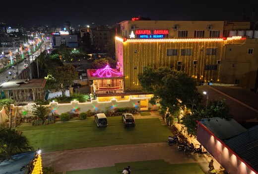 Hotel Ananta Sayana
