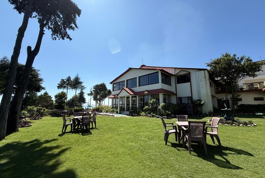 Classic Hill Top Resort