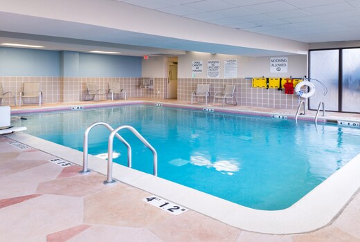Holiday Inn Hotel & Suites WARREN