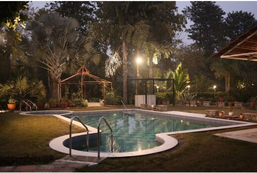 5 Bedroom Resort with Pool
