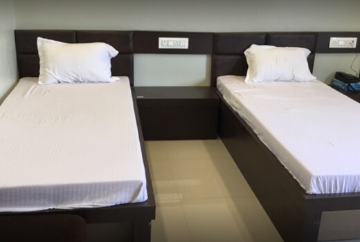 V EXECUTIVE HOTEL
