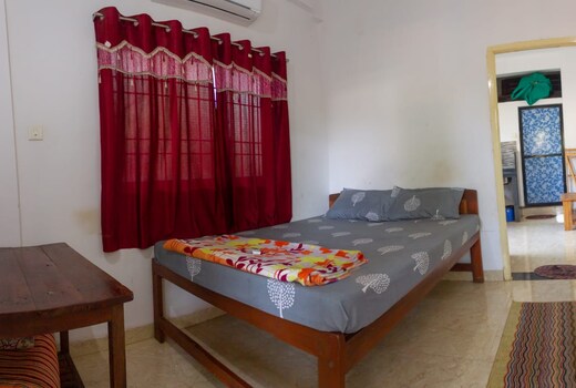 The White House - Budget Studios in Arambol by Vyom Trails