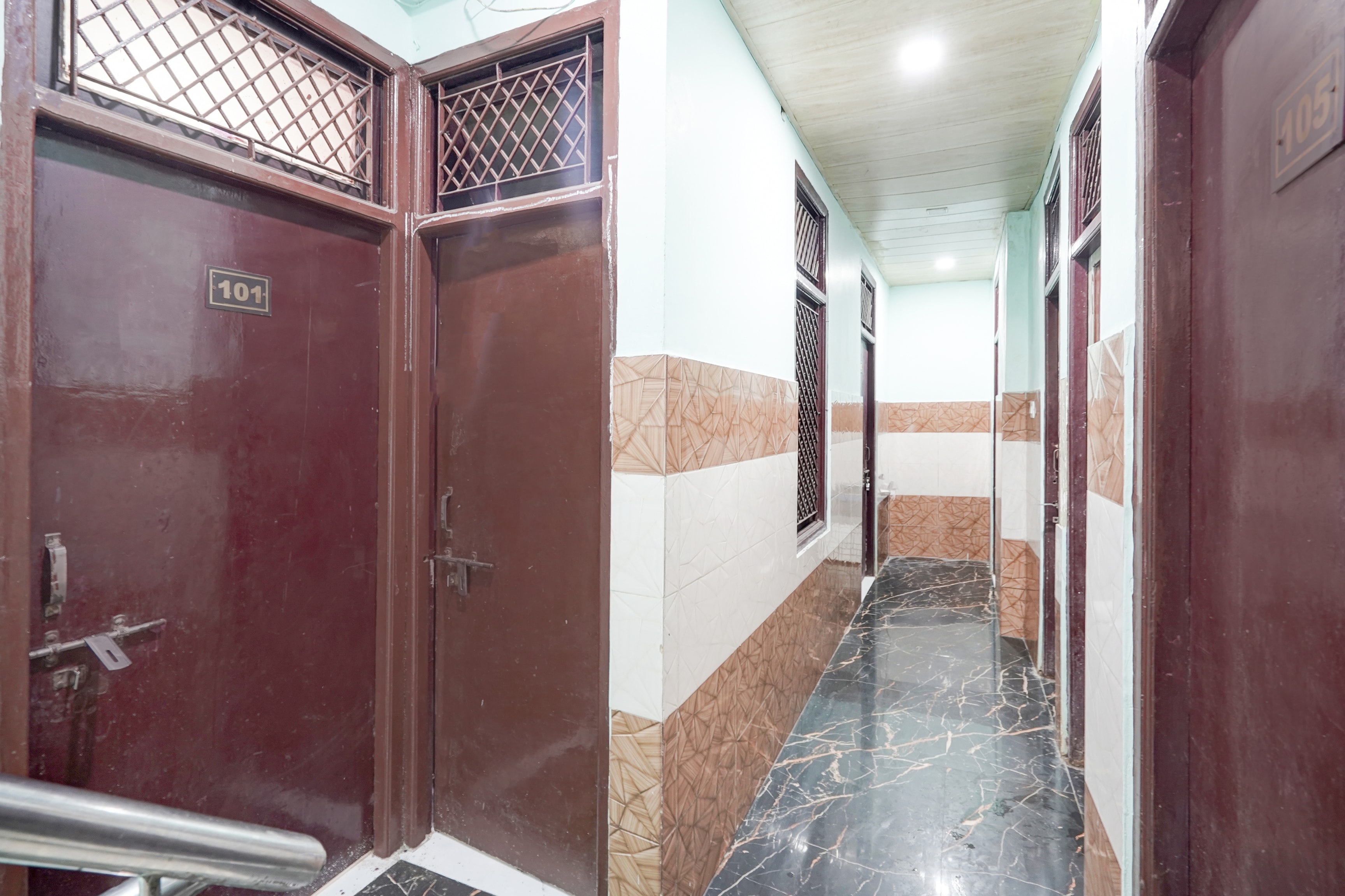 SPOT ON New Shukla Hotel