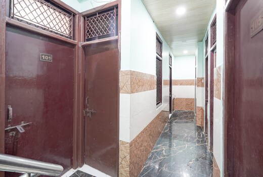 SPOT ON New Shukla Hotel