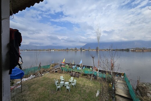 COR LAKE HOUSE