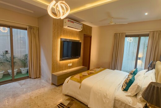 Jaltara Stays | 3 BHK Apartment at Bapu Nagar