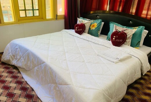 The Gurez inn hotel and Restaurant