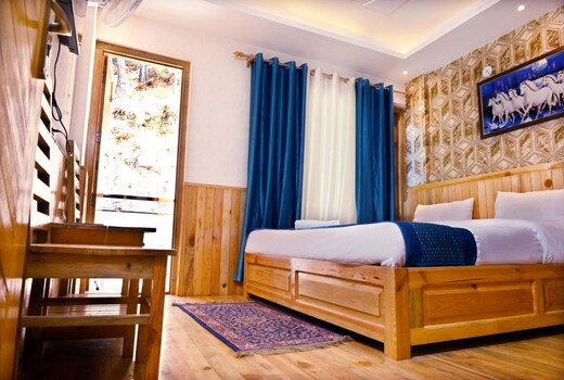 Royal Guesthouse | Hill & Jungle Views