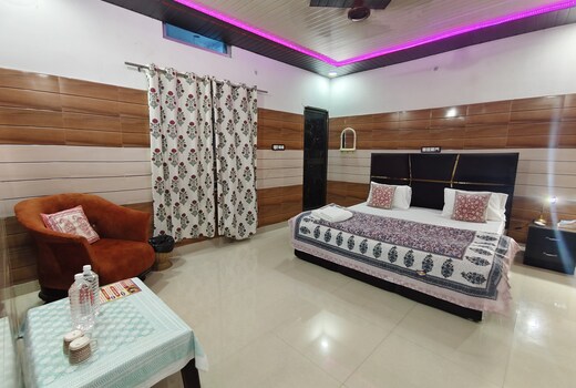 Shri jee Homestay