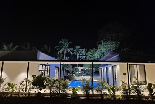 Casa The Serenity 3BHK with 24hours Music and Pool