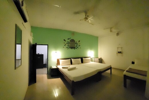 Colonels Beachside Stay