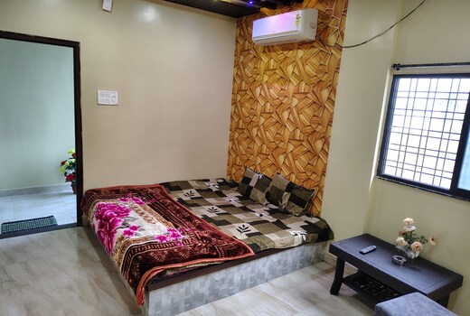 Hotel Galaxy Lodging And Boarding