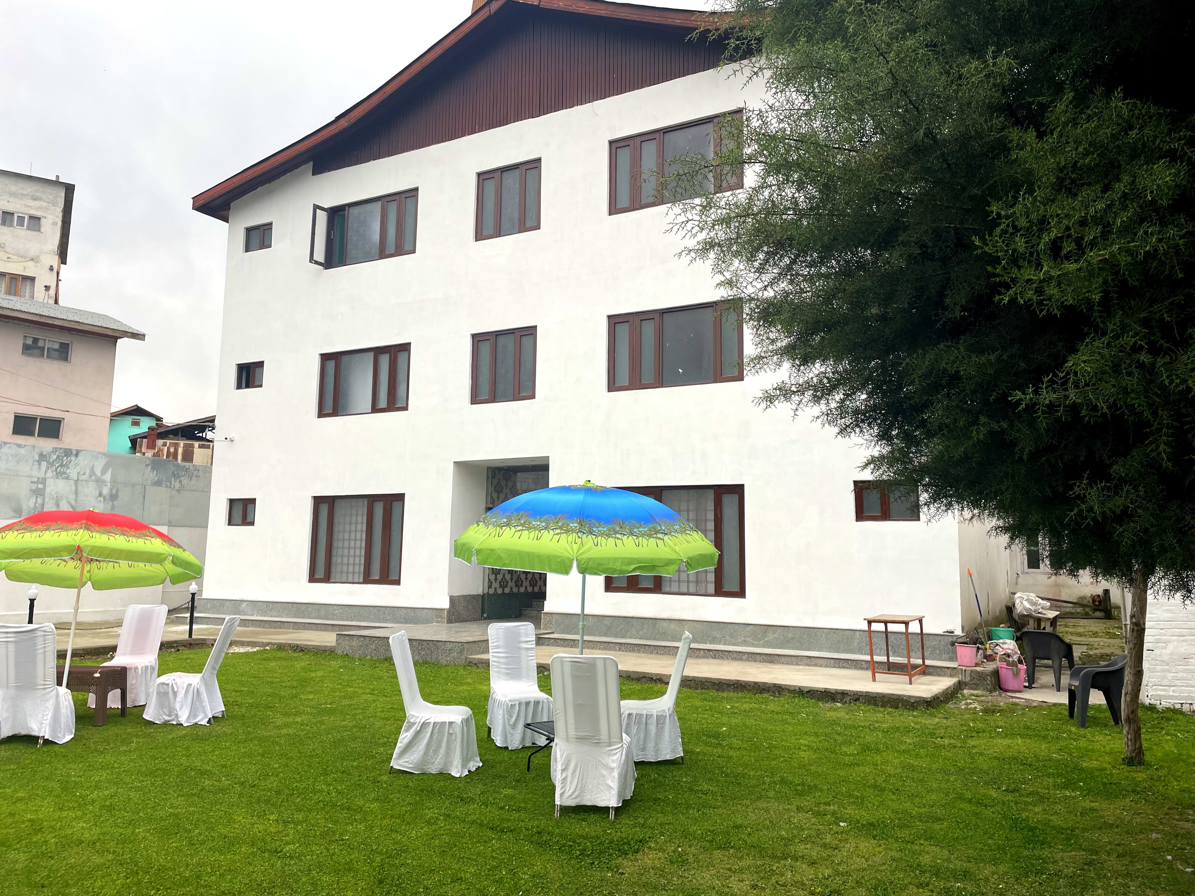 Hotel white stone