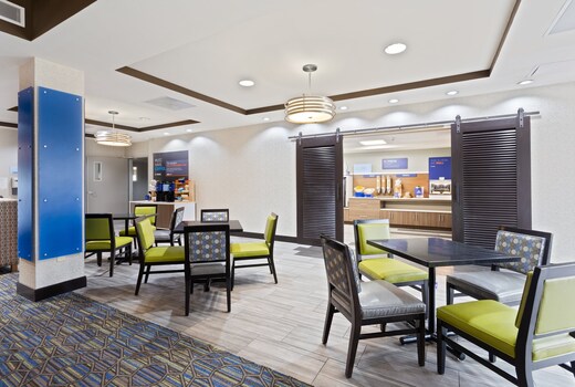 Holiday Inn Express Hotel & Suites Largo-Clearwater