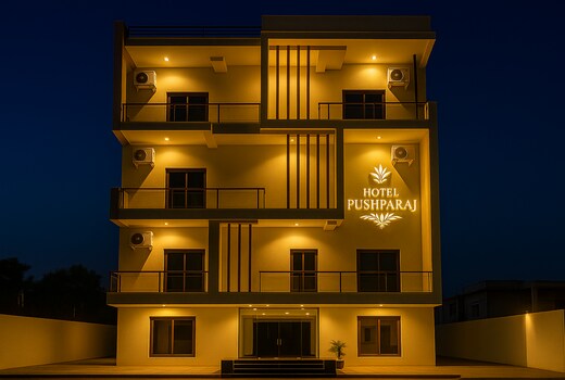 Hotel Pushparaj:100m to the beach. Hear the waves!