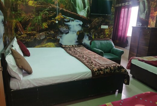 New Gayatri Palace Near Prem Mandir