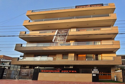SUN RISE HOTEL