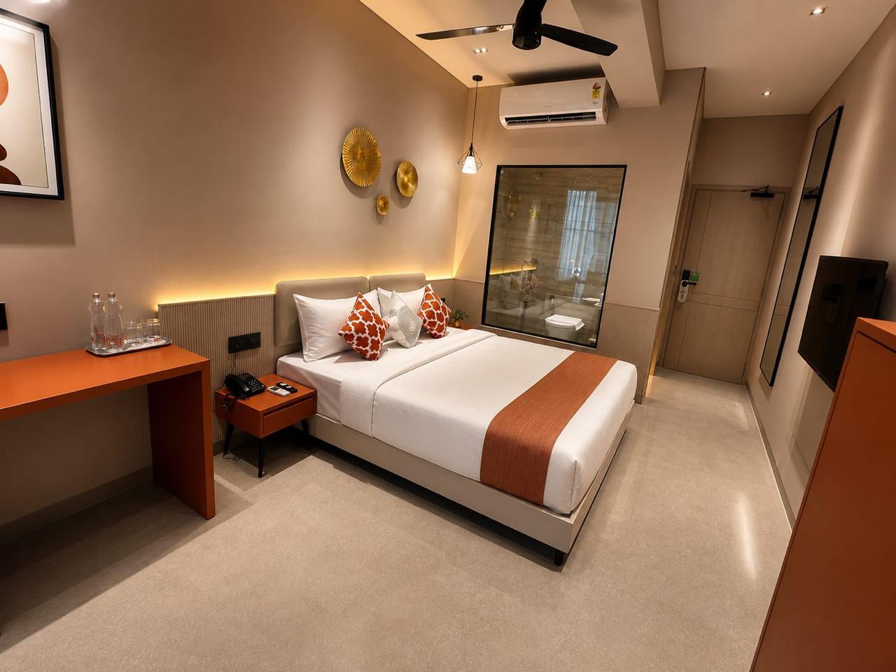 HOTEL FUN REGENCY