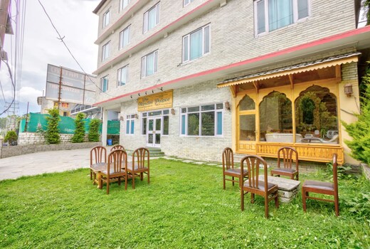 Nandini Palace - 5 minute's drive to Mall Road
