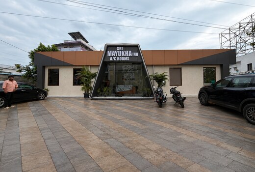 Sri Mayukha inn