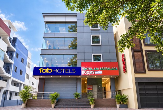 FabHotel Sri Sai Palace