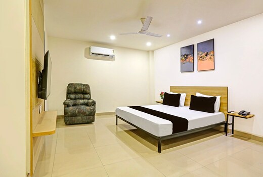 Hotel O Plush Homes
