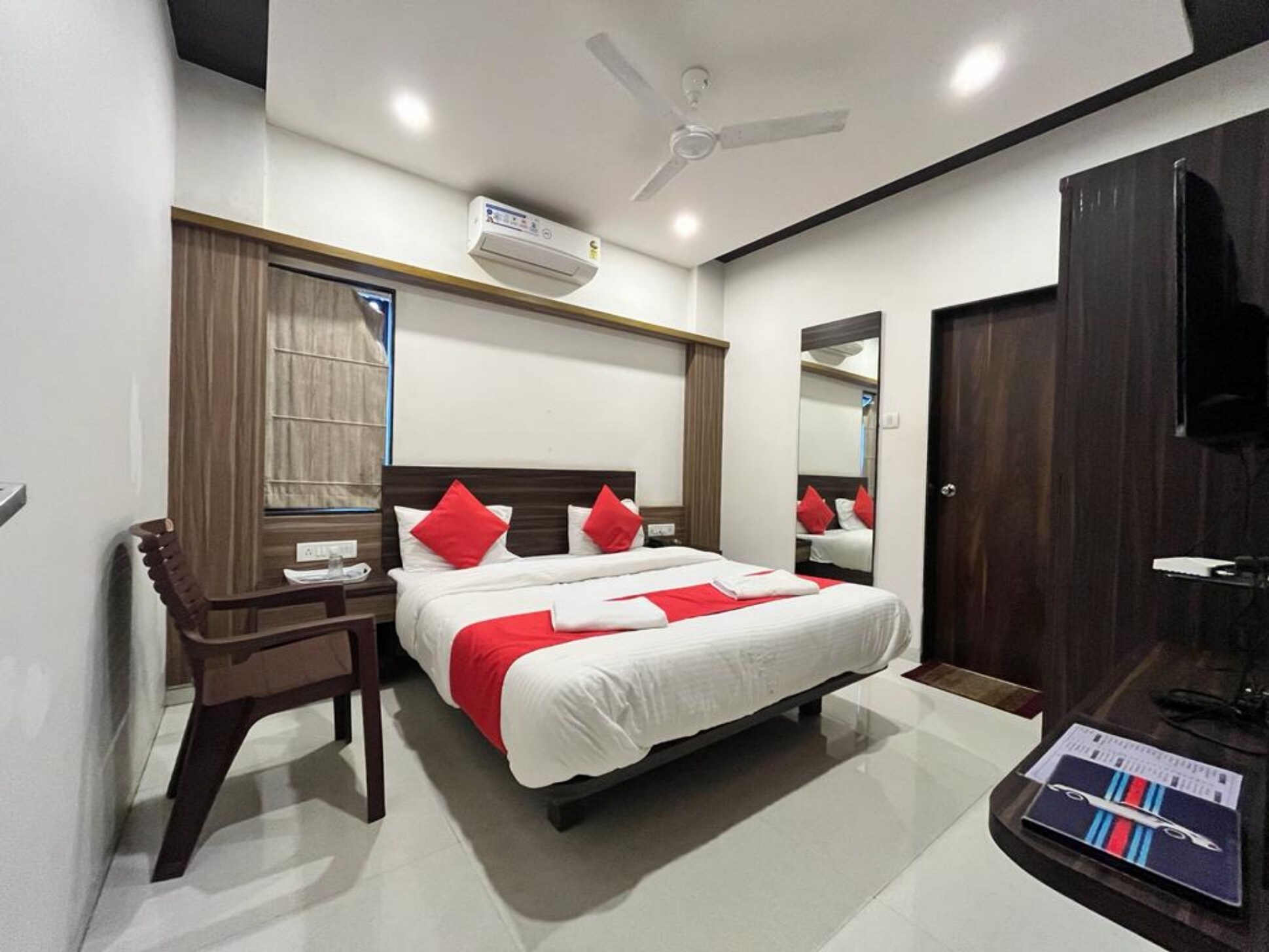 Hotel Sarthak Residency
