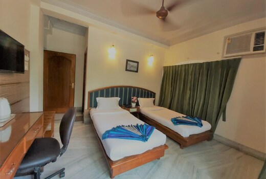 GALLERY INN