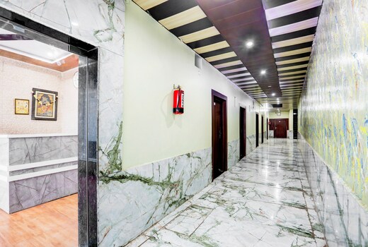 Hotel O Shri Pratap Hotel