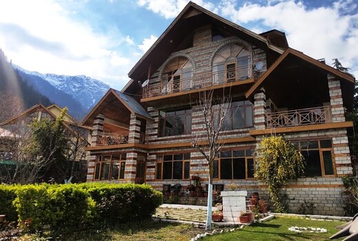 3BHK Himalayan Chalet By Aarjavam Stays
