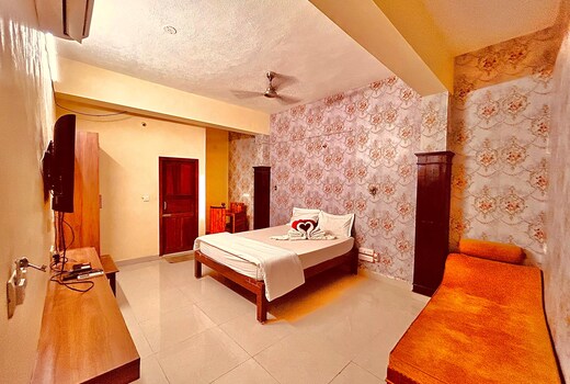 LE PONDY PARADISE