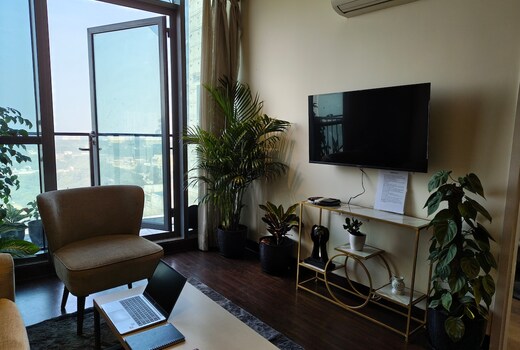 The Cloud: Private high-rise luxury apartment