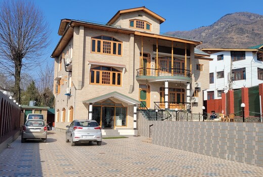 City Hills Resort ( A Boutique Hotel)
