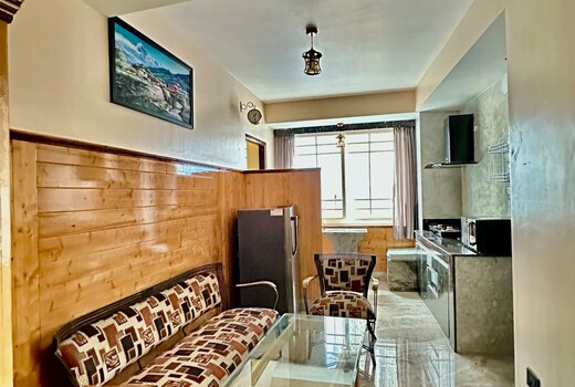 Cozy Cute 2 BHK apartment