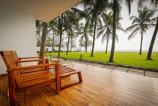 Shelter Beach Resort