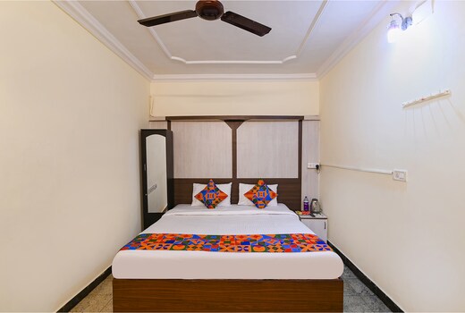 FabHotel Neethu Residency - 900m from SRM University Ramapuram