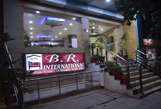 B R INTERNATIONAL HOTEL