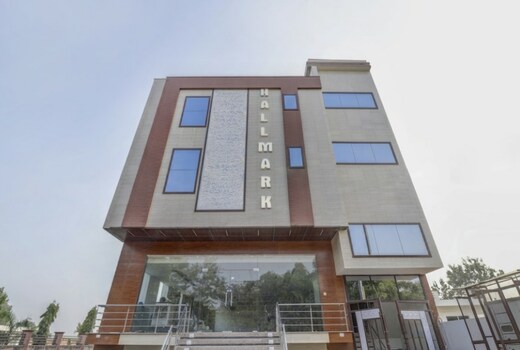 Hotel Hallmark