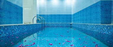 Hotel Marina Mahal with Swimming Pool