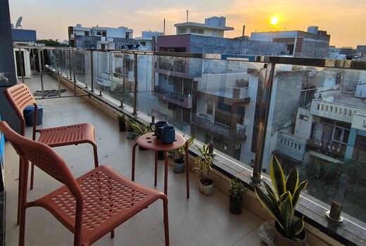 Contradiction Premium 1BHK near Huda Sector 45