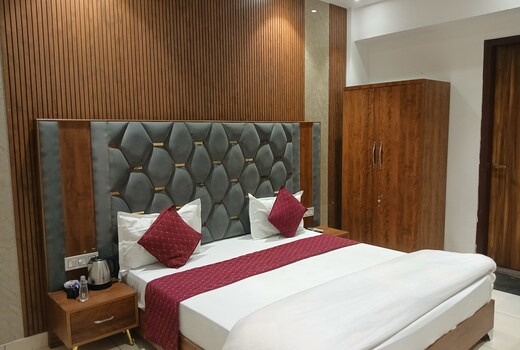 Platinum Inn