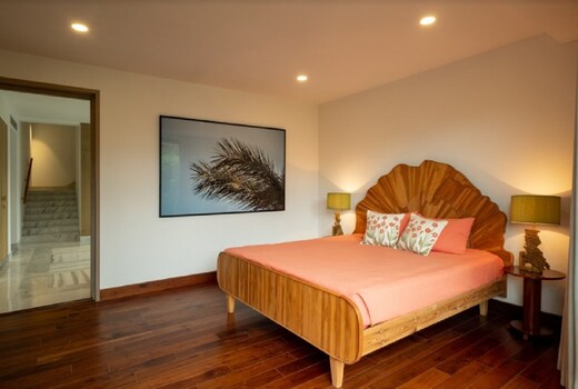 Amorzito 5BHK Luxury Villa