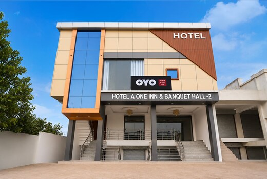 Hotel O A One hotel 2 and Banquet