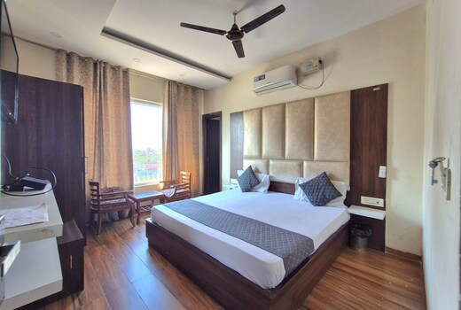 Hotel Aura