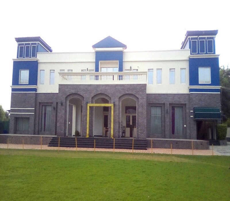 Golden Palms Resort