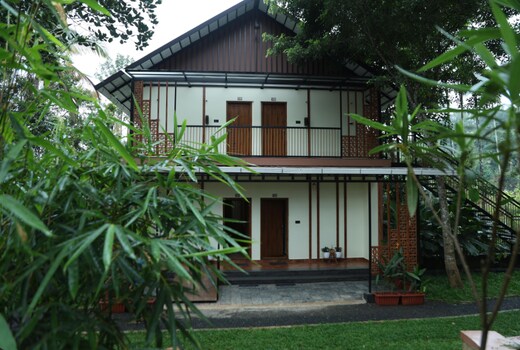 East Village Resort - Rooms