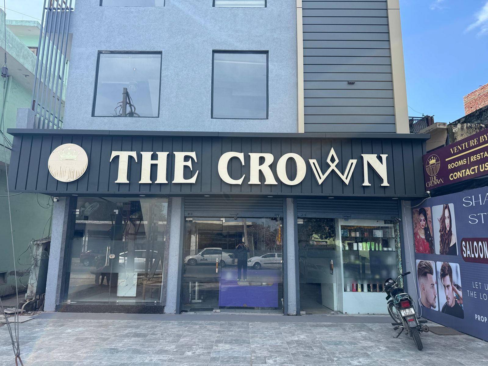 HOTEL THE CROWN